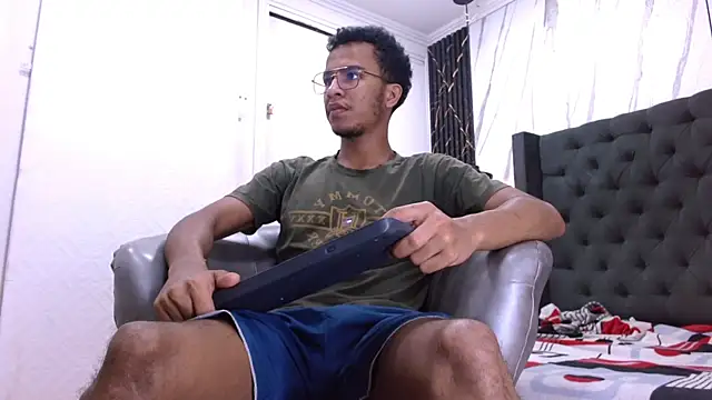 aston xvera online show from 12-15-25, 04:40