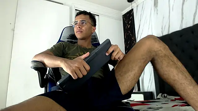 aston xvera online show from 11-09-25, 04:05