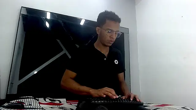 aston xvera online show from 11-28-25, 10:54