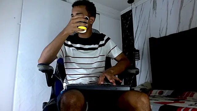 aston xvera online show from 10-23-25, 03:27