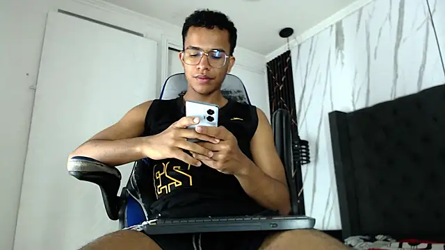 aston xvera online show from 11-15-25, 03:43