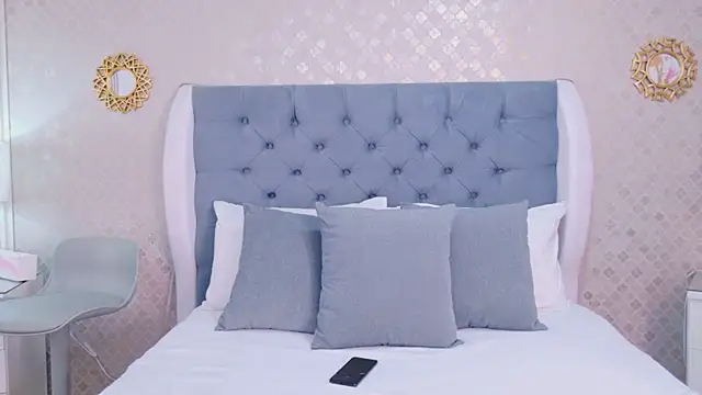 ZoeWilliis online show from 06-26-26, 07:42