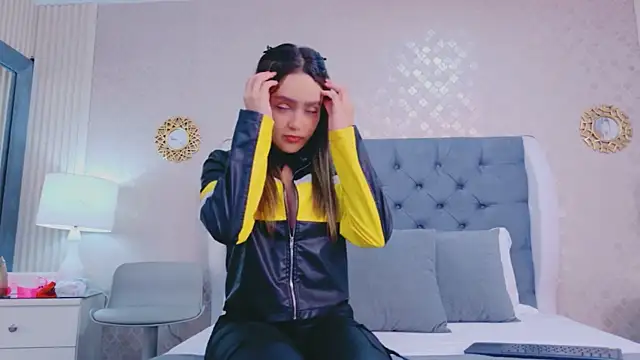 ZoeWilliis online show from 06-19-26, 11:16