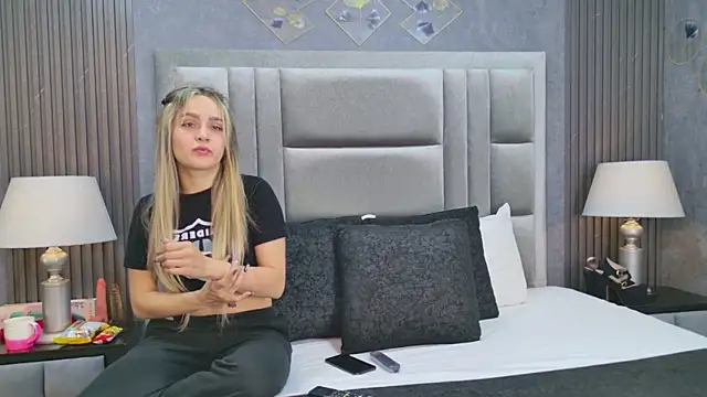 ZoeWilliis online show from 07-02-26, 11:27