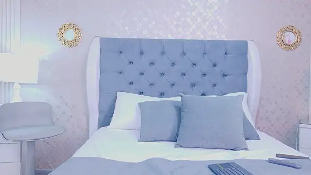 ZoeWilliis online show from 06-21-26, 11:05