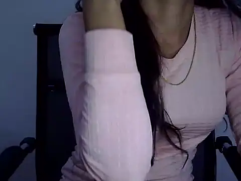 Snapshot of Hott_Noor chatting on 10-21-25, 08:47 Hott Noor online show from 10-21-25, 08:47