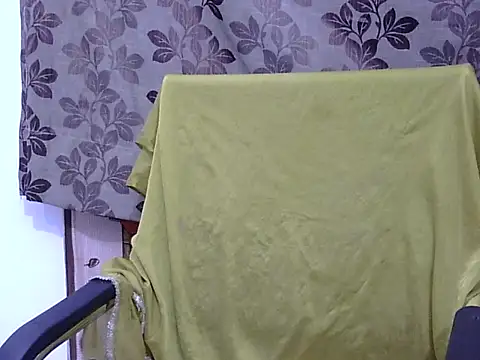 Snapshot of Hott_Noor chatting on 09-20-25, 02:33 Hott Noor online show from 09-20-25, 02:33