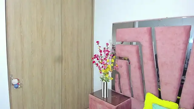 MaraKarly online show from 11-27-25, 08:15