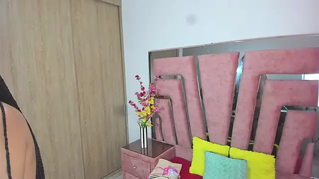 MaraKarly online show from 11-30-25, 06:41