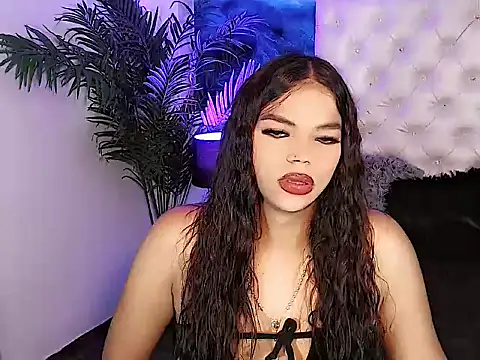 Valeria Swett  online show from 11-17-25, 12:25