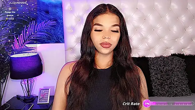 Valeria Swett  online show from 11-07-25, 04:50