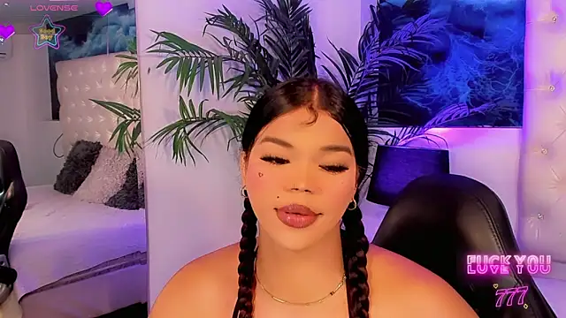 Valeria Swett  online show from 05-12-26, 08:15