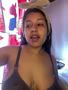  Chloe Smith online show from 04-22-26, 06:25