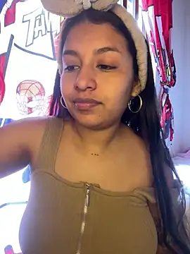  Chloe Smith online show from 04-21-26, 05:08
