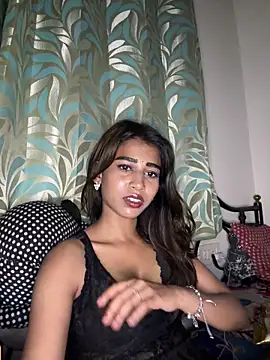 STRIP GLOW online show from 03-07-26, 12:17