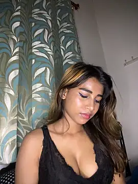 STRIP GLOW online show from 02-22-26, 07:37