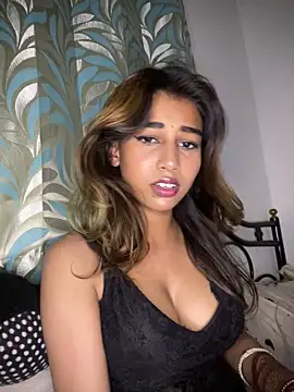 STRIP GLOW online show from 02-21-26, 10:01