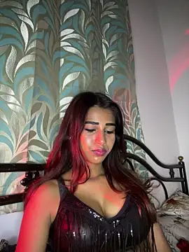 STRIP GLOW online show from 04-08-26, 09:27