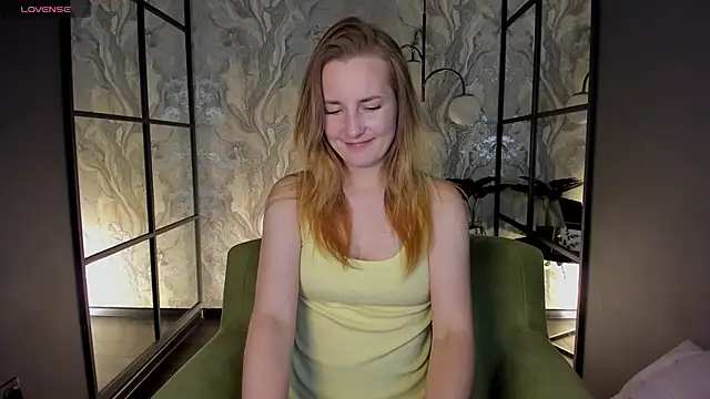 Snapshot of MeggySun chatting on 10-12-25, 01:23 MeggySun online show from 10-12-25, 01:23