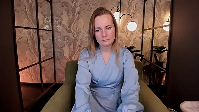 MeggySun online show from 11-14-25, 01:37