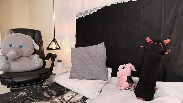 IvyBelle  online show from 04-14-26, 11:26