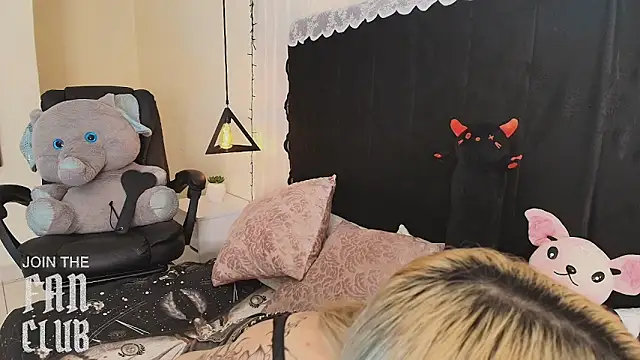 IvyBelle  online show from 05-28-26, 11:27