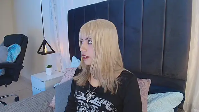 IvyBelle  online show from 10-28-25, 12:48