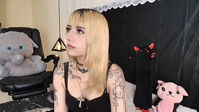 IvyBelle  online show from 04-15-26, 11:27