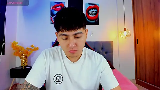 Nicolas James Sc online show from 11-24-25, 02:06