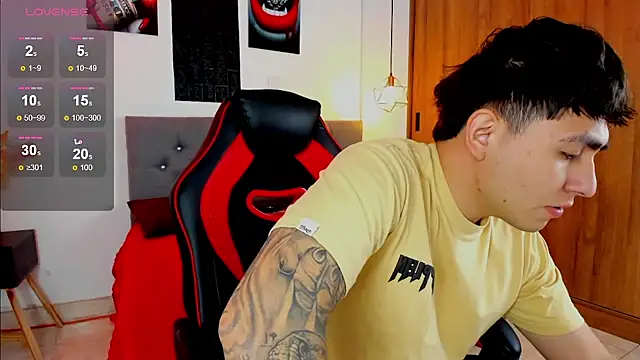 Nicolas James Sc online show from 12-22-25, 01:44