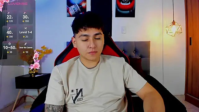 Nicolas James Sc online show from 11-18-25, 03:04