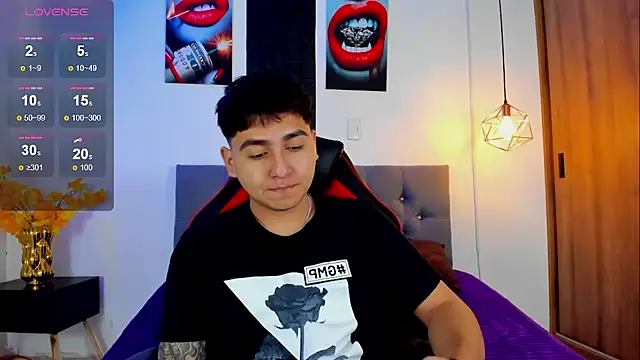 Nicolas James Sc online show from 10-21-25, 01:32