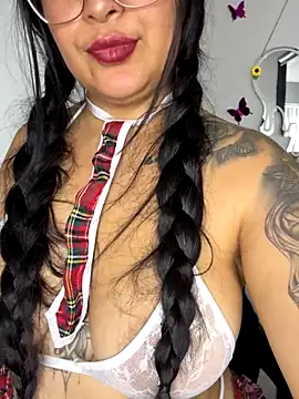 latina curvy22 online show from 09-25-25, 05:52