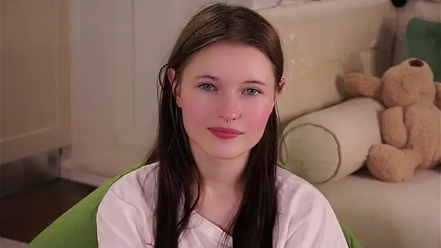 LynHillaire online show from 09-13-25, 11:10