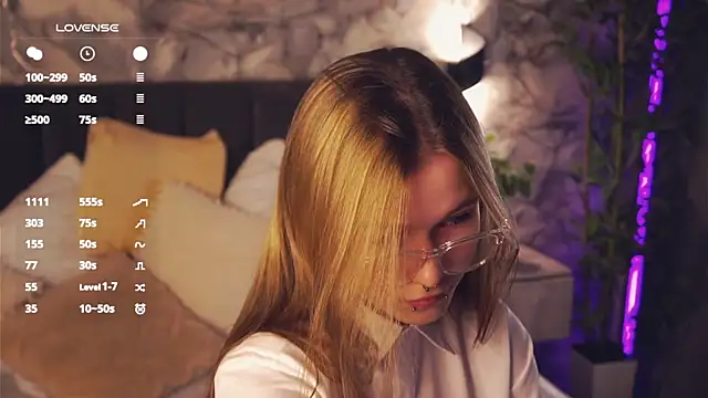 LynHillaire online show from 04-15-26, 12:42