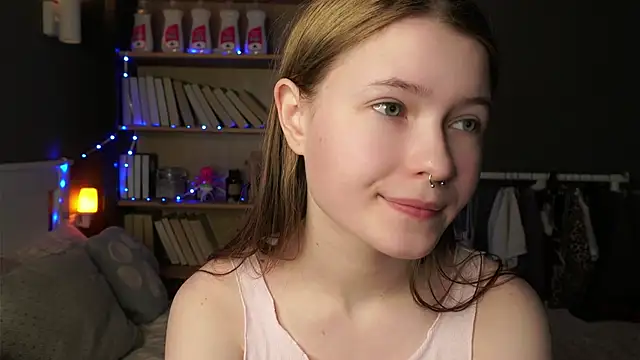 LynHillaire online show from 02-16-26, 11:20