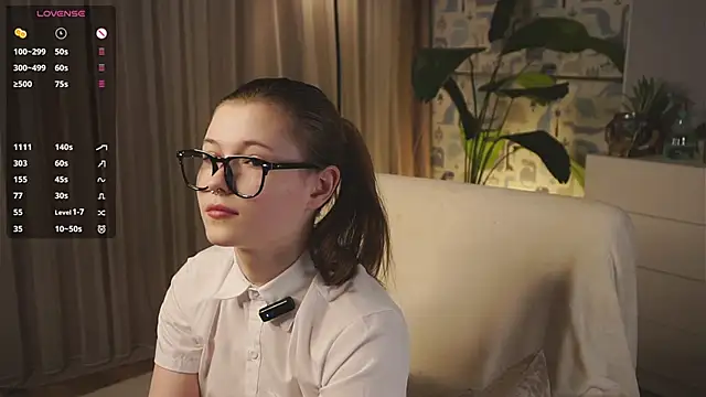 LynHillaire online show from 04-03-26, 12:22