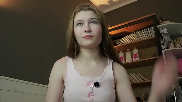 LynHillaire online show from 02-06-26, 11:06