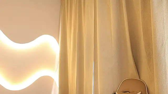 Mystic blue online show from 10-27-25, 01:01