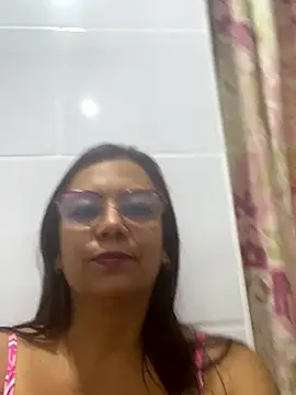 Snapshot of YadiraOrozco chatting on 09-10-25, 08:41 YadiraOrozco online show from 09-10-25, 08:41