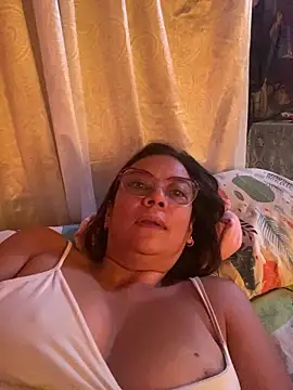Snapshot of YadiraOrozco chatting on 09-14-25, 11:32 YadiraOrozco online show from 09-14-25, 11:32