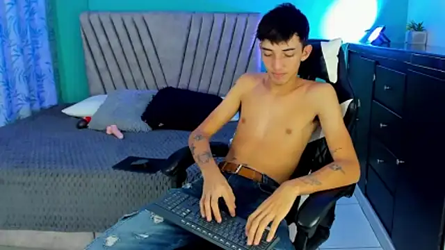 Maikol Ortiz online show from 03-04-26, 12:24