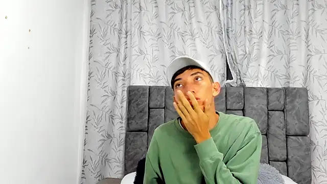 Maikol Ortiz online show from 12-21-25, 12:18