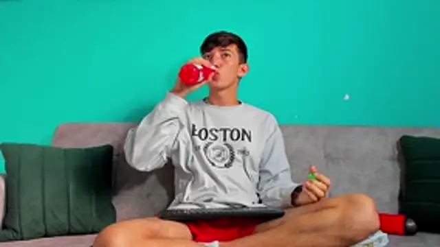 Snapshot of Maikol_Ortiz chatting on 02-04-26, 12:33 Maikol Ortiz online show from 02-04-26, 12:33