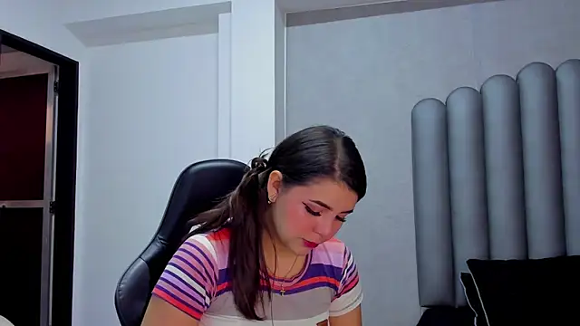 Charlotte-Star online show from 11-26-25, 07:47