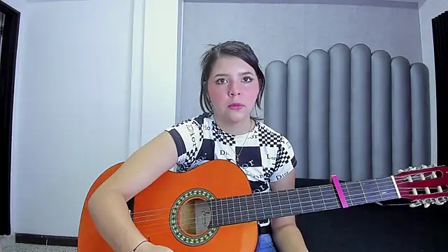 Charlotte-Star online show from 11-04-25, 08:45