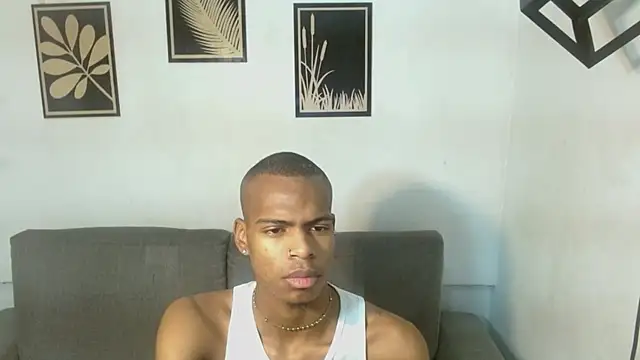 Snapshot of criss_zuri chatting on 10-01-25, 11:36 criss zuri online show from 10-01-25, 11:36