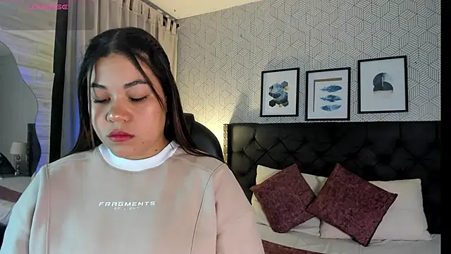 sophie  blare online show from 06-23-26, 07:12