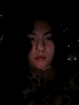 Yui-Ch06 online show from 11-26-25, 12:21