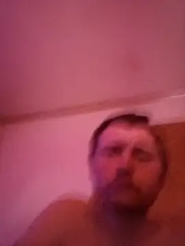 Snapshot of bigmemberDDD chatting on 09-10-25, 04:17 bigmemberDDD online show from 09-10-25, 04:17